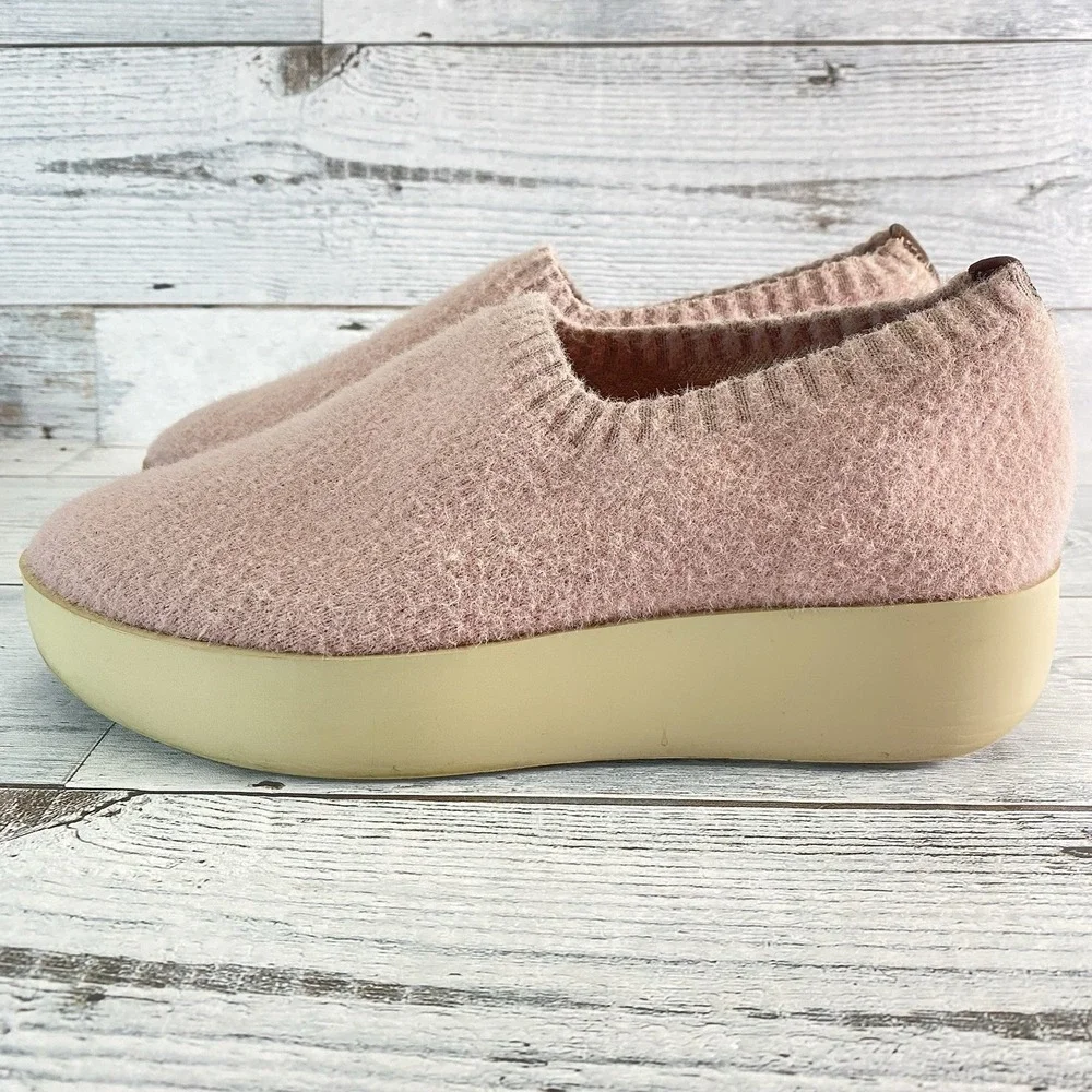 Louise et Cie up sale